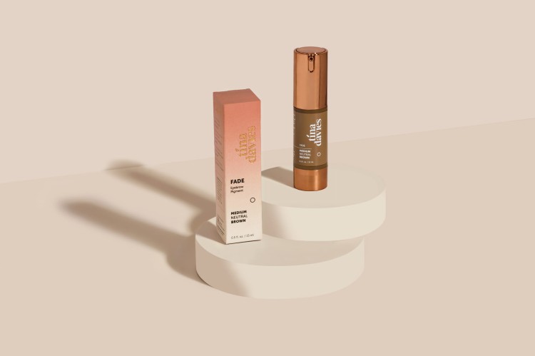 Medium Neutral Brown, Packaging with Bottle.jpg