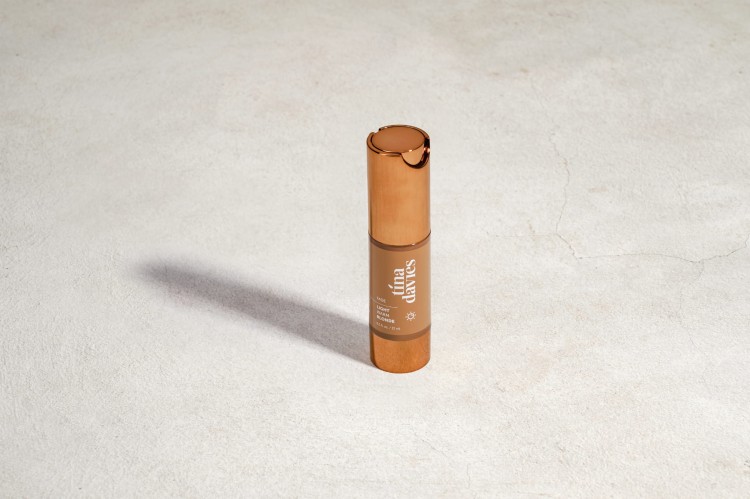 Light Warm Blonde, Bottle with Shadow.jpg